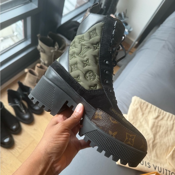 Louis Vuitton Monogram Laureate Platform boot! - Picture 7 of 8